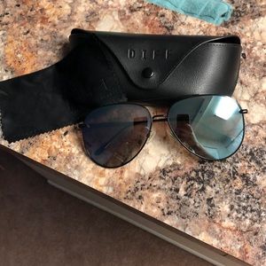 DIFF Sunglasses- Becca Kufrin